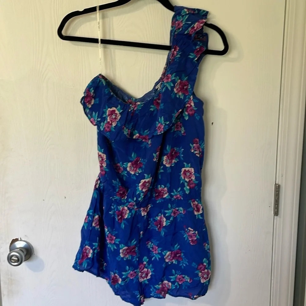 💰I Love H81 Romper one shoulder floral size large